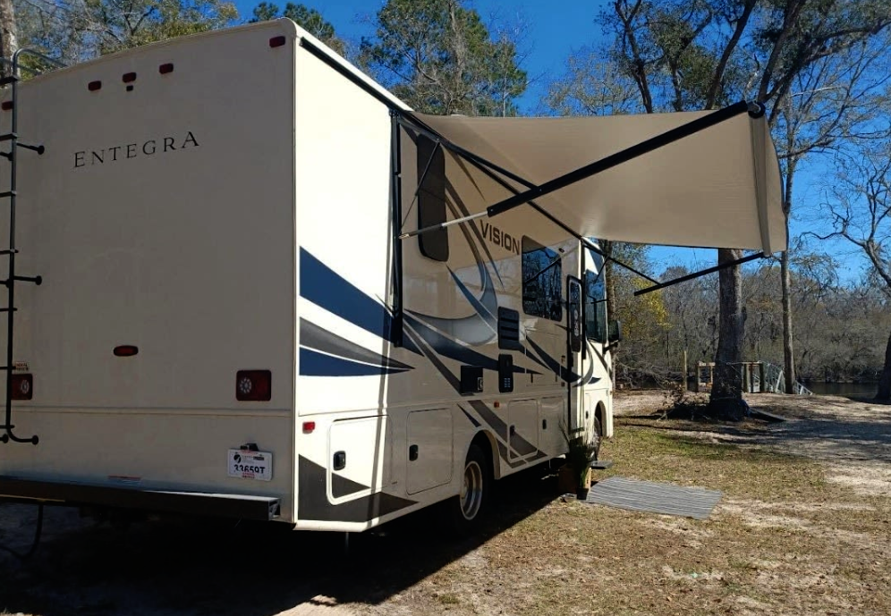 2022 Entegra A27 cover photo