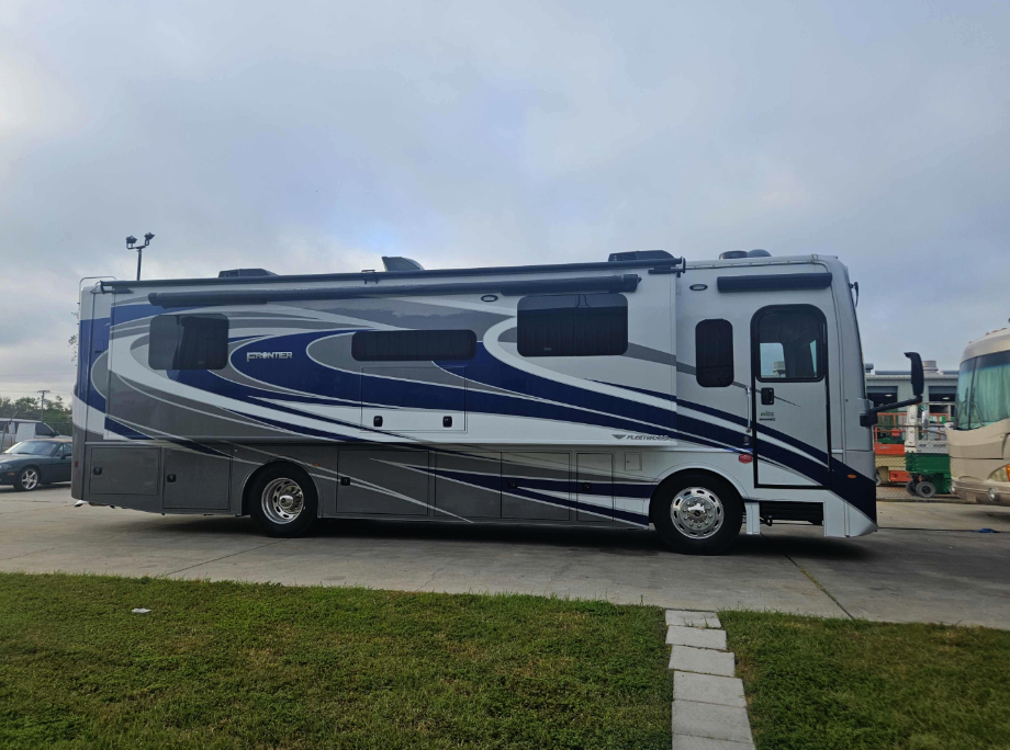 2022 Fleetwood Frontier RV cover photo